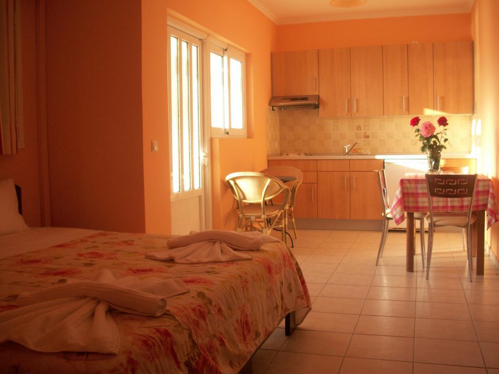 Dioni Studios&Apartments Poros  Esterno foto
